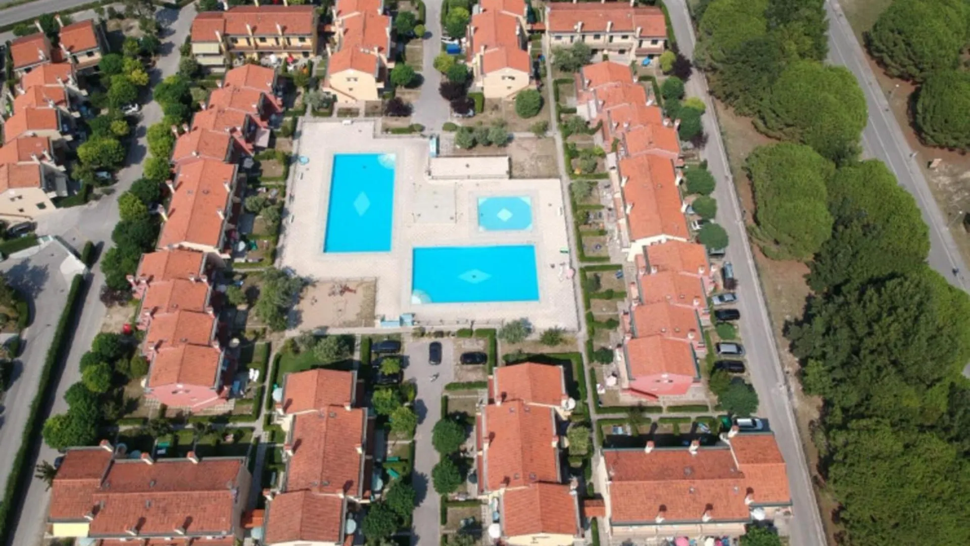 Comfy Flat With Pool In Bibione Apartment