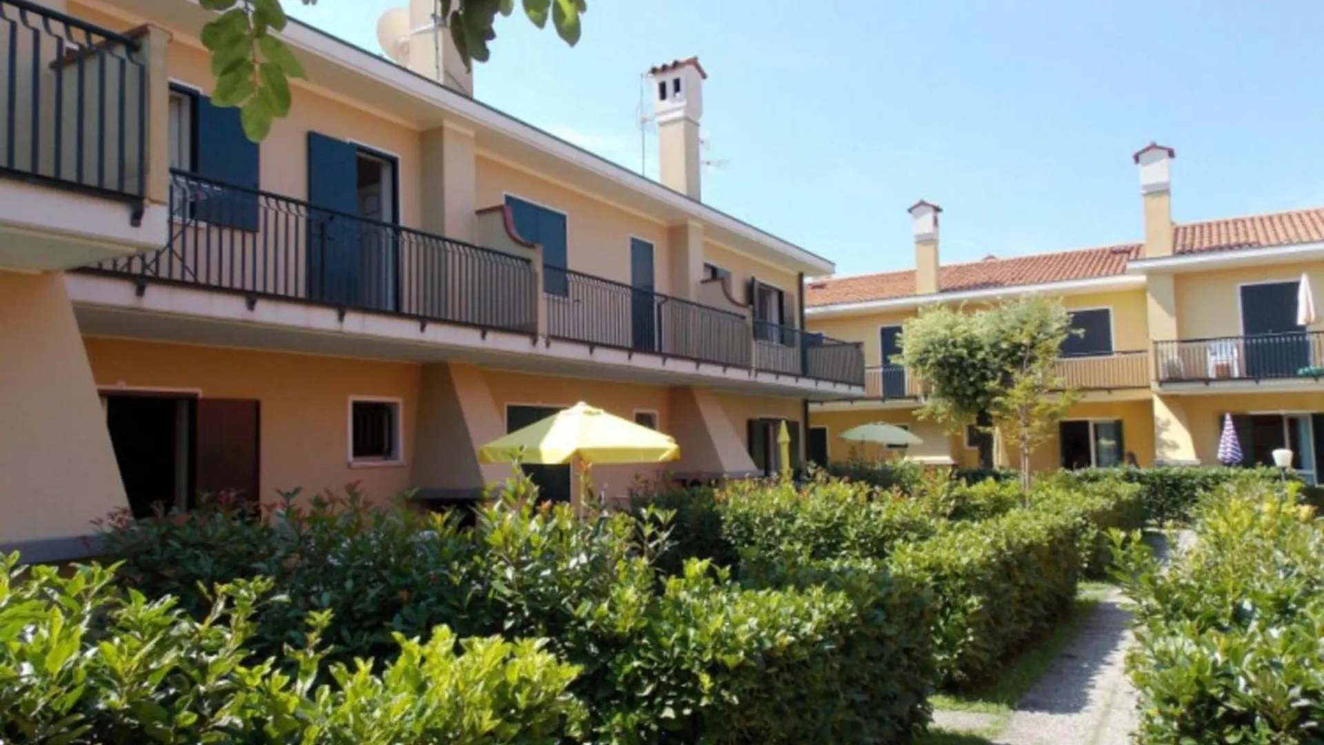 Comfy Flat With Pool In Bibione Appartement 0*,