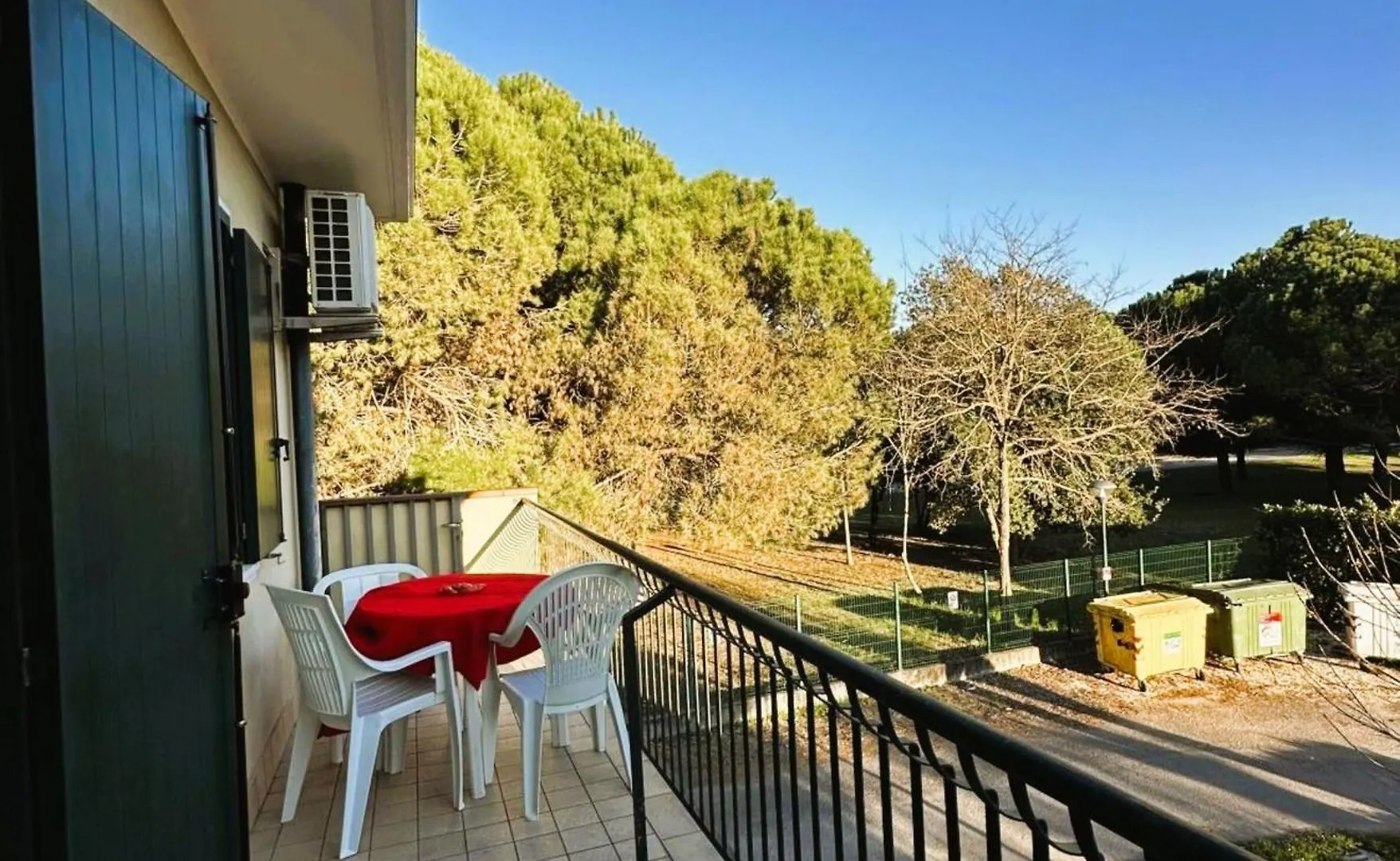 Comfy Flat With Pool In Bibione Appartement Italië